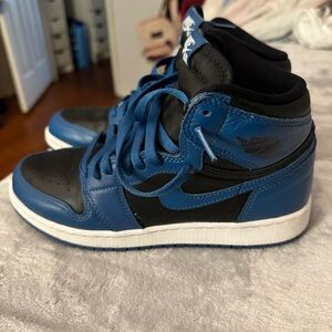 Nike Blue and Black Sneakers High-Top Classic Design